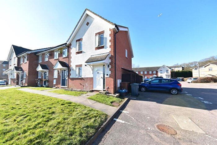 3 Bedroom End Of Terrace House To Rent In Keller Close, Stevenage, SG2