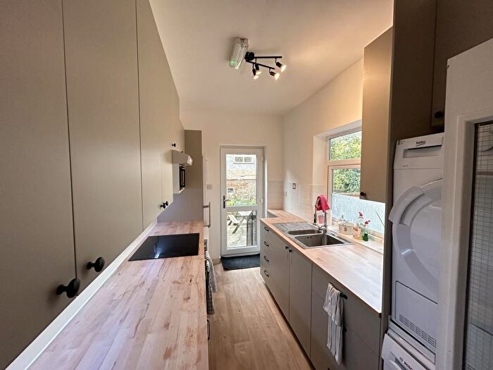 5 Bedroom Terraced House To Rent In Marston Street, Student Bedroom, OX4