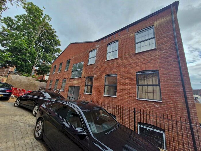 1 Bedroom Flat To Rent In Chequers Lane, Wellingborough, Northants, NN8