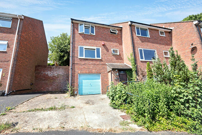 3 Bedroom End Of Terrace House For Sale In New Barn Close, Portslade, Brighton & Hove, BN41