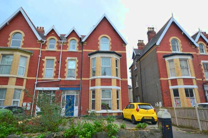 2 Bedroom Apartment To Rent In Mostyn Road, Colwyn Bay, Conwy, LL29