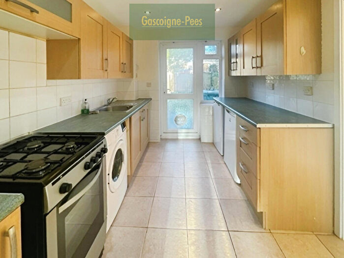 3 Bedroom Semi-Detached House To Rent In Brighton Hill, RG22