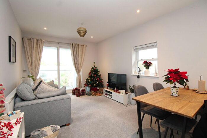 2 Bedroom Flat For Sale In Grosvenor Road, Paignton, TQ4
