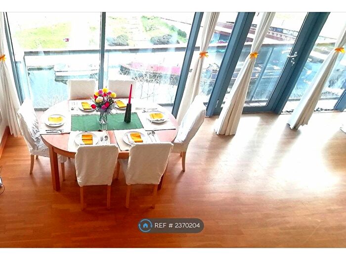 2 Bedroom Flat To Rent In Roach Road, London, E3