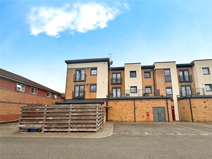 2 Bedroom Apartment For Sale In Buckingham Road, Bicester, Oxfordshire, OX26