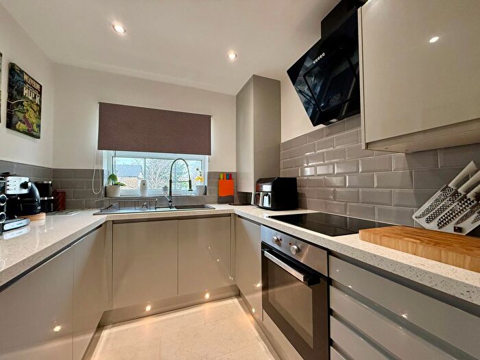 2 Bedroom Flat To Rent In Bede Court, Wakefield, West Yorkshire, WF1