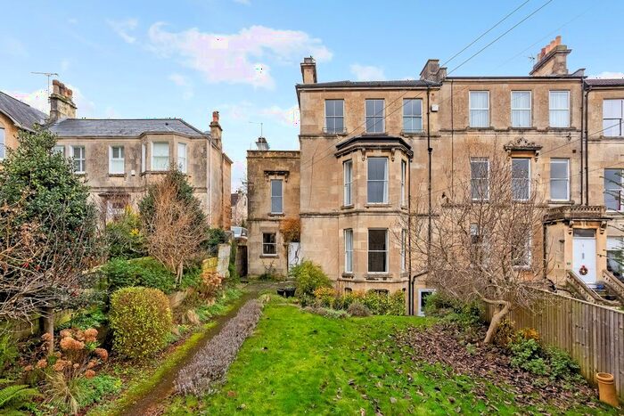 5 Bedroom Semi-Detached House To Rent In Beaufort Villas, Bath, BA1