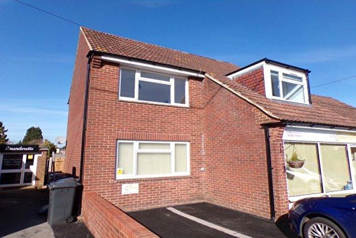 2 Bedroom Flat To Rent In North Baddesley, Southampton, SO52
