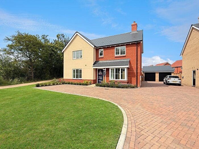 4 Bedroom Detached House For Sale In Sapphire Fields, Woodside Way, Great Dunmow, CM6