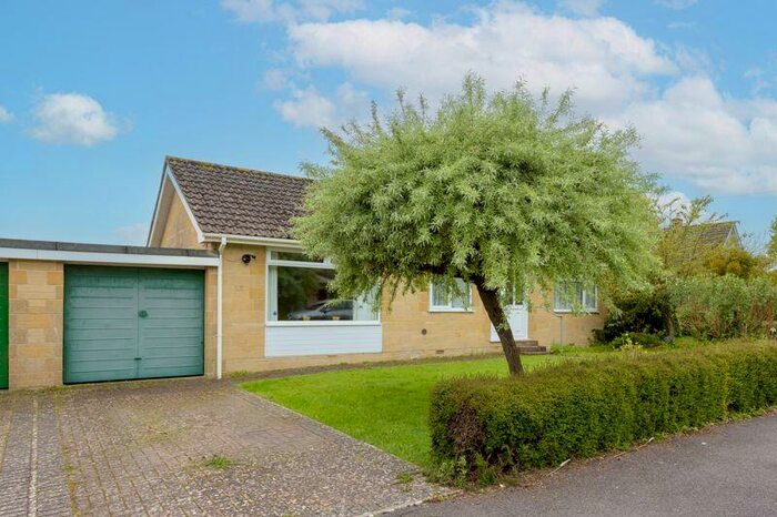 3 Bedroom Bungalow For Sale In Lower Westwood, BA15