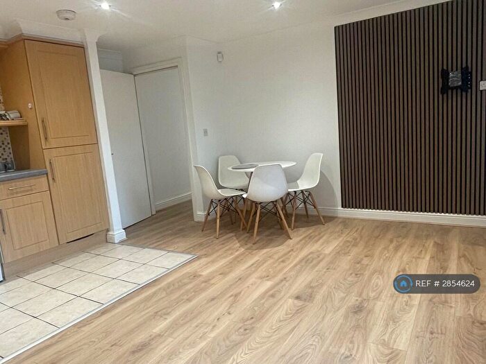 1 Bedroom Flat To Rent In Rook St, Huddersfield, HD1
