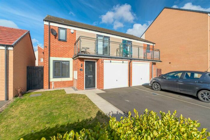 3 Bedroom Semi-Detached House To Rent In Elmwood Park Grove, Great Park, Newcastle Upon Tyne, NE13