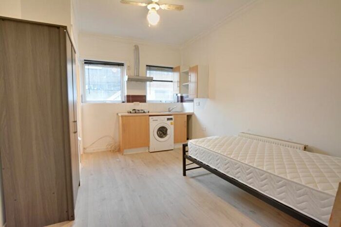 Studio To Rent In Parkside, Crawley, RH10