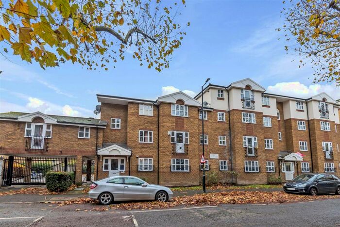 1 Bedroom Flat To Rent In Croft Street, Deptford, SE8