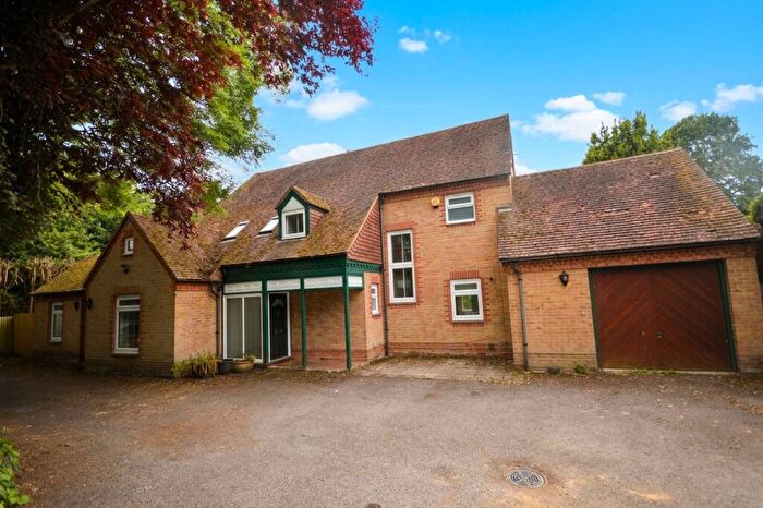 4 Bedroom Detached House To Rent In London Road, Datchet, SL3