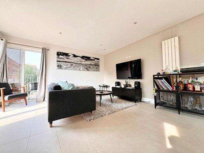 2 Bedroom Flat To Rent In Sambroke Square, New Barnet, EN4