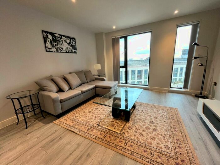 2 Bedroom Apartment To Rent In St. Martins Place, B15