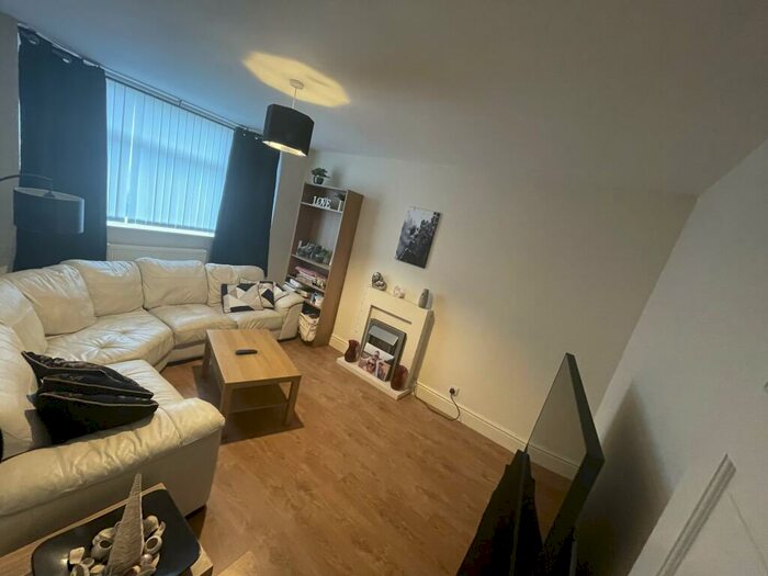 3 Bedroom House To Rent In Hermits Croft, Coventry, CV3