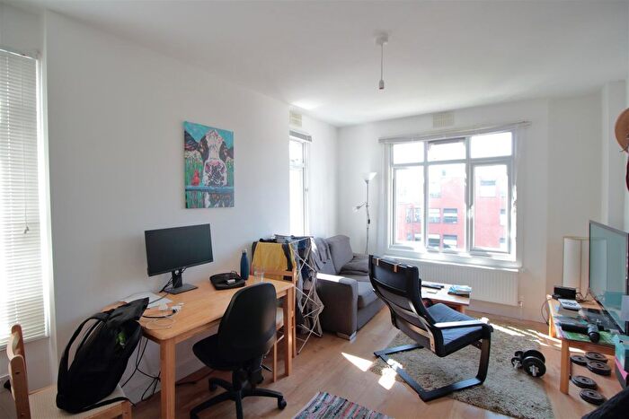 2 Bedroom Flat To Rent In Brixton Hill Court, Brixton Hill, SW2