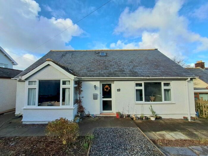 4 Bedroom Detached Bungalow For Sale In Llwyngwril, LL37