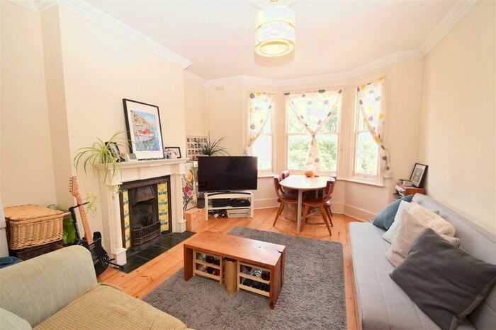 1 Bedroom Flat To Rent In St. Margarets Road, St Margarets, TW1