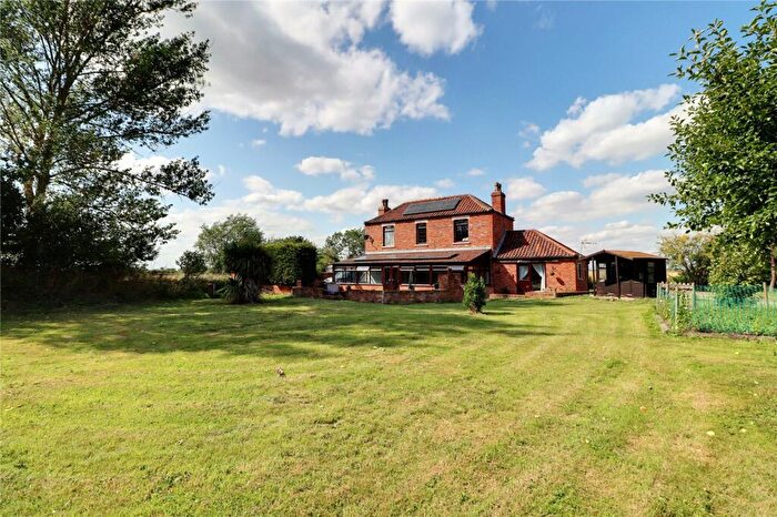 5 Bedroom Detached House For Sale In Kirton Road, Blyton, Gainsborough, DN21