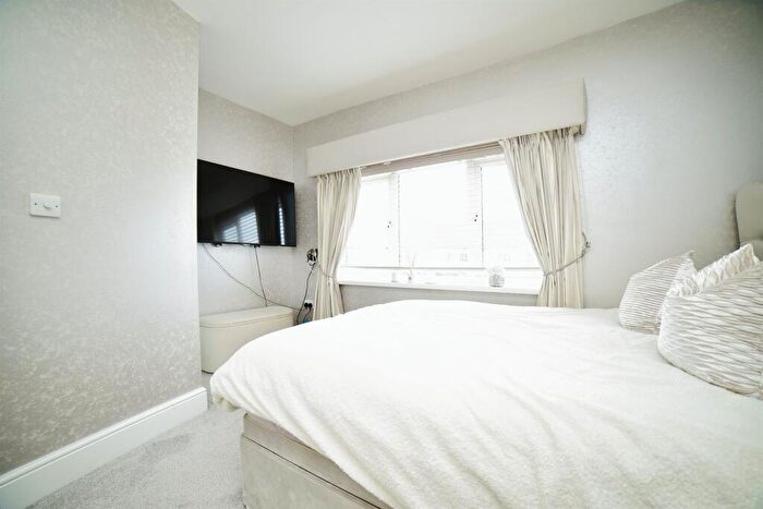 3 Bedroom Terraced House For Sale In The Paddock, Hull, HU4