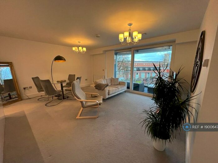 2 Bedroom Flat To Rent In Quantum House, Manchester, M20