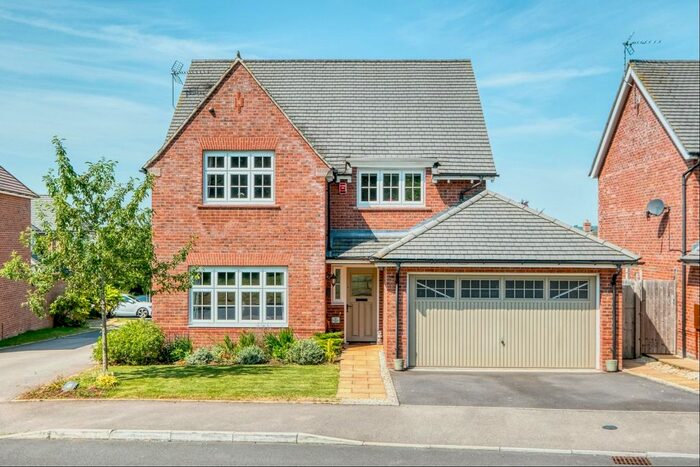 4 Bedroom Detached House For Sale In Kinnersley Road, Alcester, B49