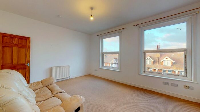 1 Bedroom Flat For Sale In Granville Road, Broadstairs, CT10