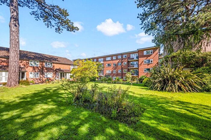2 Bedroom Flat For Sale In Muster Court, Haywards Heath, RH16