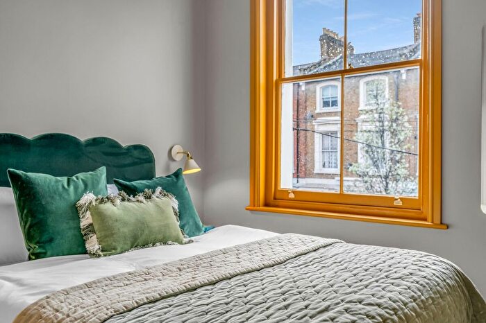 1 Bedroom Flat To Rent In Brackenbury Village, W6