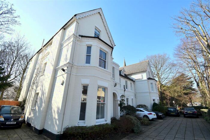 2 Bedroom Flat To Rent In Kingsdowne Road, Surbiton, KT6