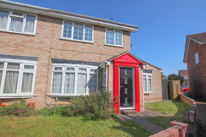 3 Bedroom End Of Terrace House To Rent In Twining Road, Colchester, CO3