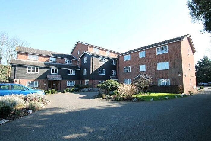 2 Bedroom Flat To Rent In Grosvenor Road, Wanstead, E11