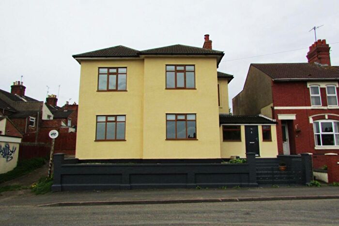 4 Bedroom Detached House For Sale In Northampton Road, Higham Ferrers, Rushden, NN10