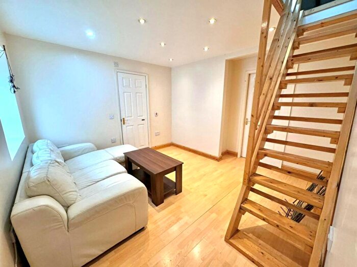 1 Bedroom Flat To Rent In Radcliffe Road, NG2