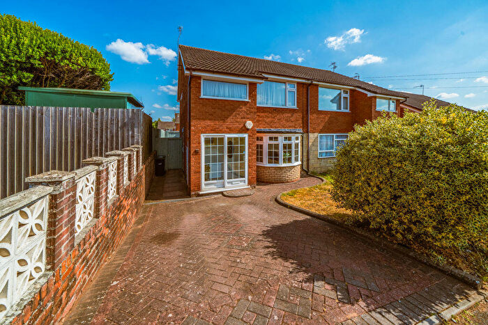 1 Bedroom Flat For Sale In Rokewood Close, Kingswinford, DY6
