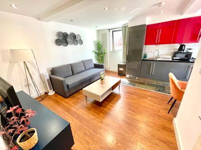 2 Bedroom Apartment To Rent In Cheshire Street, Shoreditch, London, E2