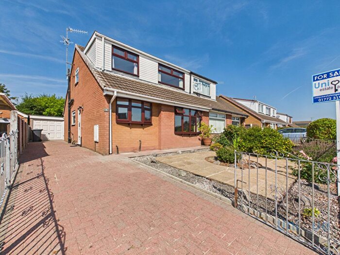 5 Bedroom Semi Detached House For Sale In Flaxfield Way, Kirkham, PR4