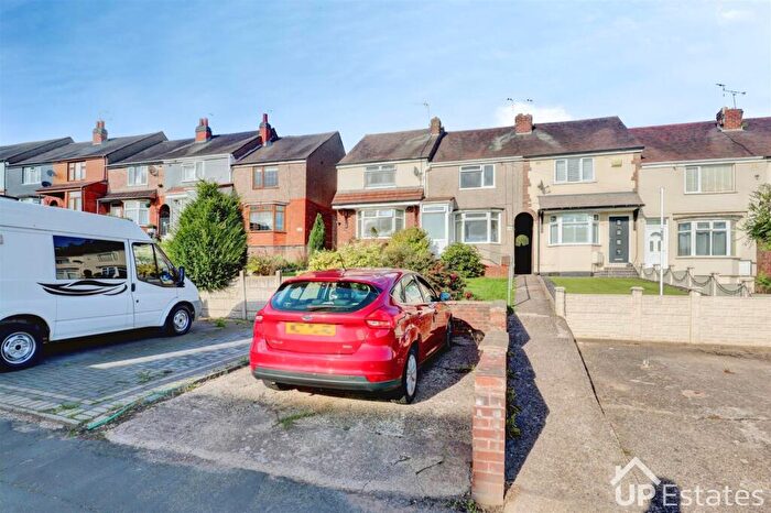 3 Bedroom Terraced House For Sale In Bucks Hill, Nuneaton, CV10