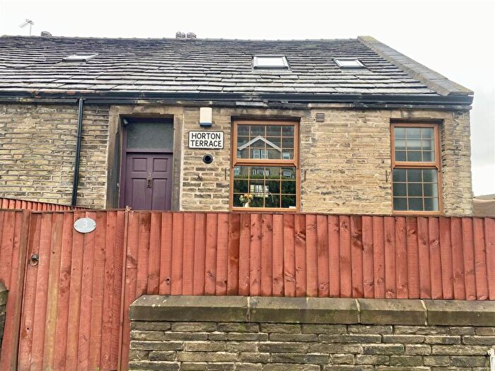 3 Bedroom End Of Terrace House For Sale In Horton Terrace, Halifax, HX3