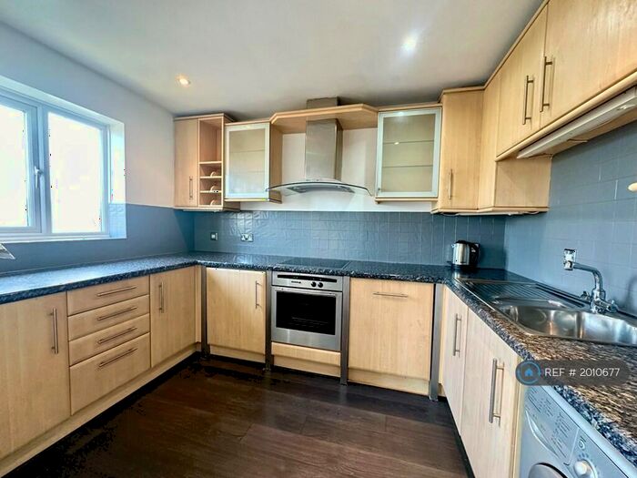 2 Bedroom Flat To Rent In Ashtree Court, Waltham Abbey, EN9