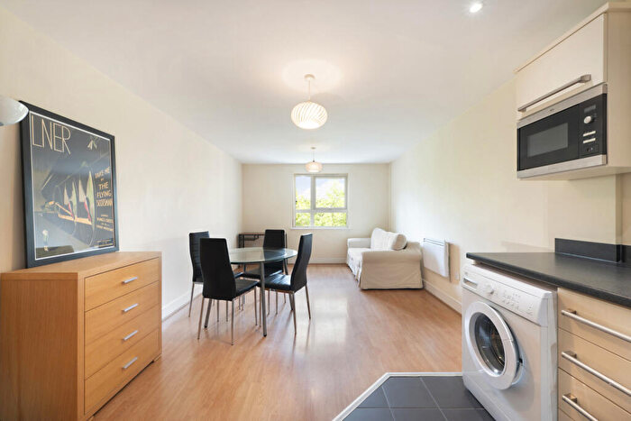 1 Bedroom Flat To Rent In Wealden House, Capulet Square, E3