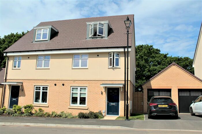 4 Bedroom Semi-Detached House To Rent In Eagle Way, St Albans, AL4