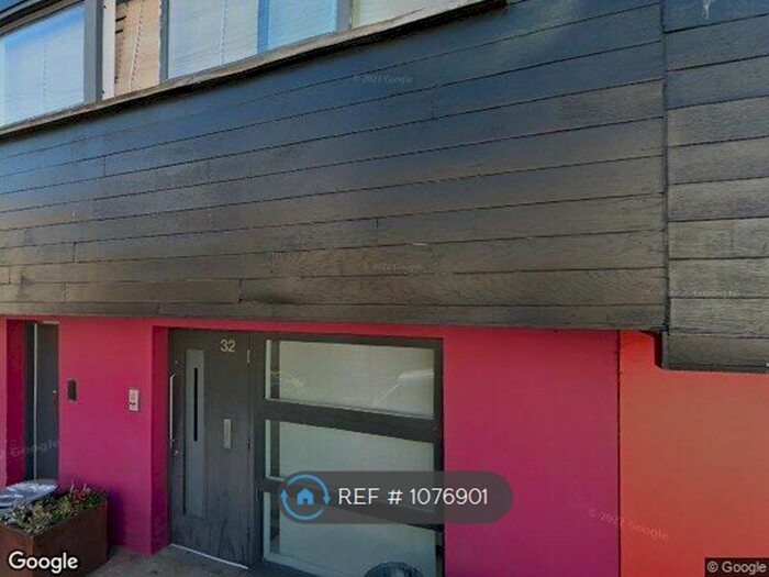 Studio To Rent In Clarence Mews, London, E5