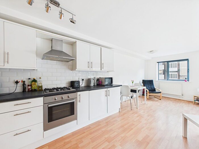 2 Bedroom Flat To Rent In The Horseshoe Apartments, Kings Road, Southsea, PO5