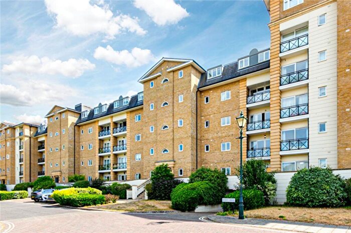 2 Bedroom Flat For Sale In Wyatt Drive, Barnes, SW13