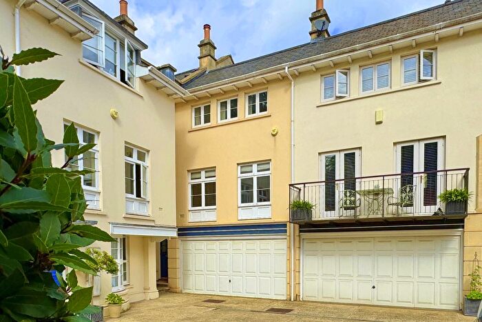 3 Bedroom Terraced House For Sale In Circus Mews, Bath, BA1
