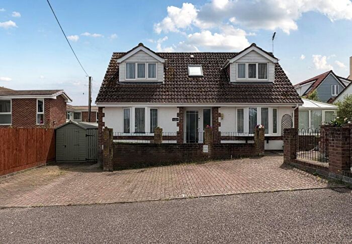 3 Bedroom Detached Bungalow For Sale In York Road, Seaton, Devon, EX12